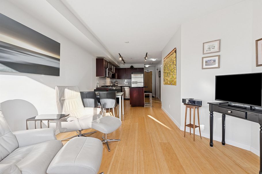 311 122 E 3rd Street North Vancouver, BC - 17