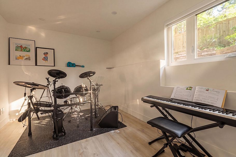 4283 Capilano Road North Vancouver, BC - 14