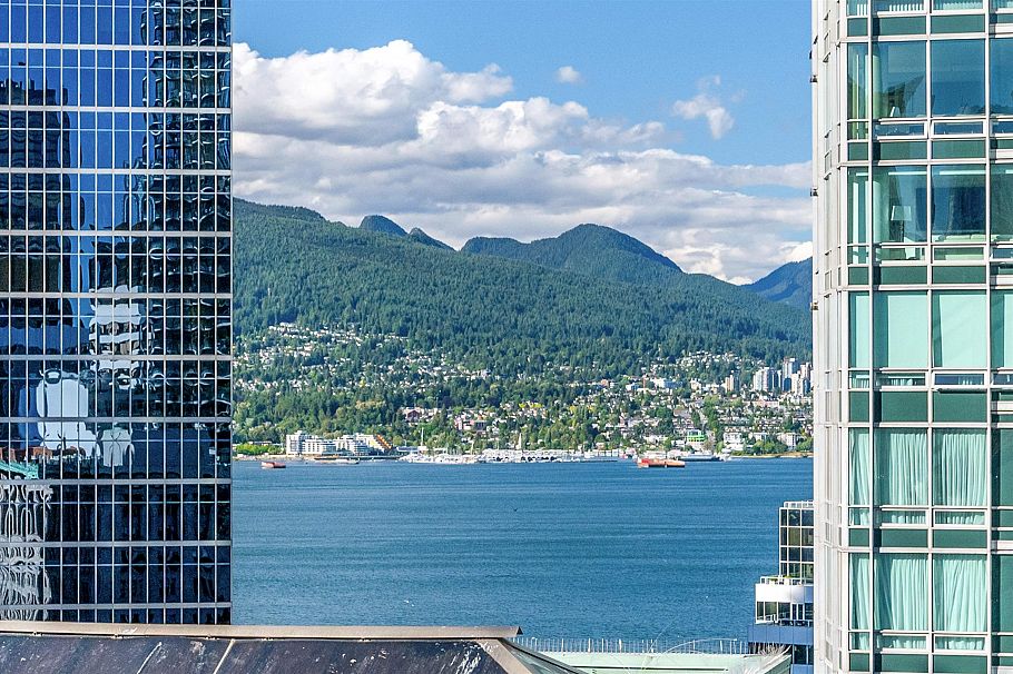1406 838 W Hastings Street Vancouver, BC - 2
