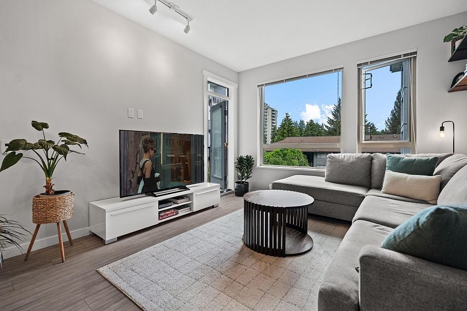 315 2651 Library Lane North Vancouver, BC - 1