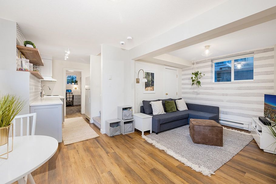 448 Brand Street North Vancouver, BC - 35