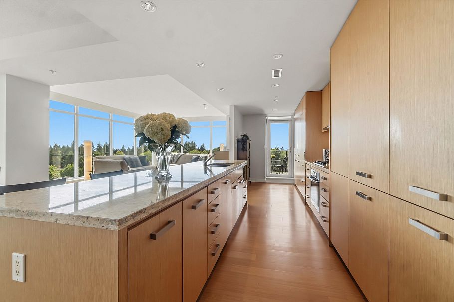1003 5955 Balsam Street Vancouver, BC - 8