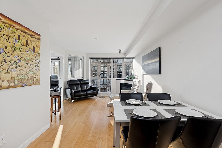 311 122 E 3rd Street North Vancouver, BC - 11