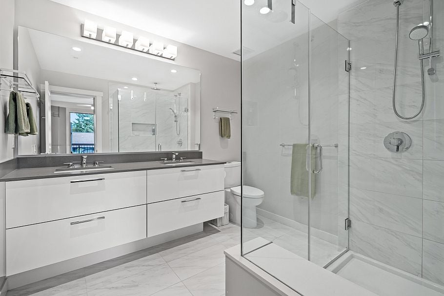 315 2651 Library Lane North Vancouver, BC - 21