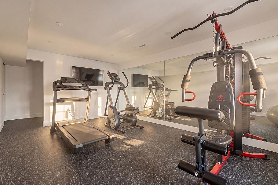 4283 Capilano Road North Vancouver, BC - 30