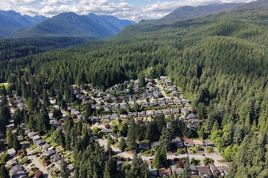 2940 Dresden Way North Vancouver, BC - 39