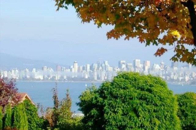 4678 W 3rd Avenue Vancouver, BC - 1