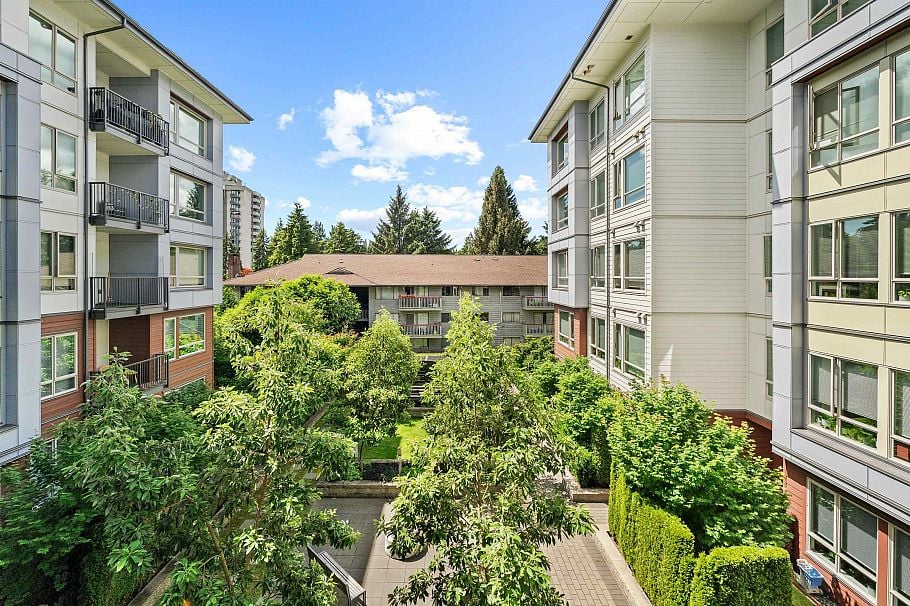 315 2651 Library Lane North Vancouver, BC - 31