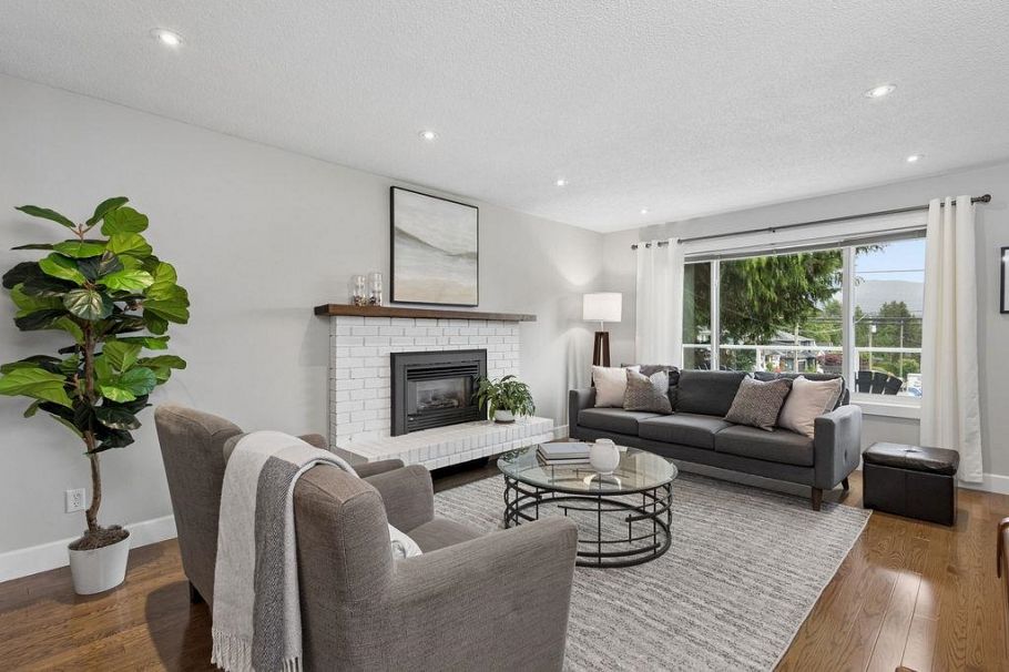3285 Fromme Road North Vancouver, BC - 1