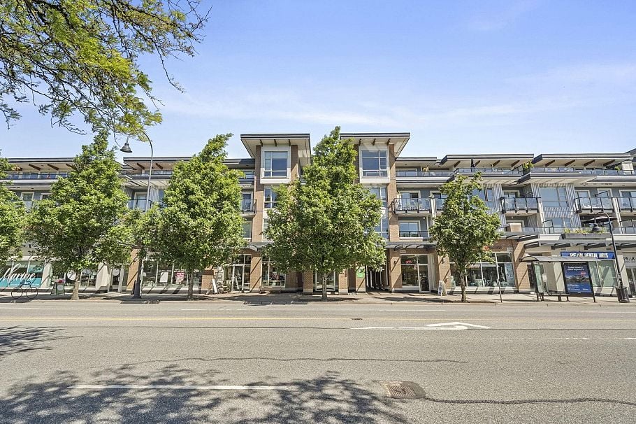 324 1330 Marine Drive North Vancouver, BC - 1
