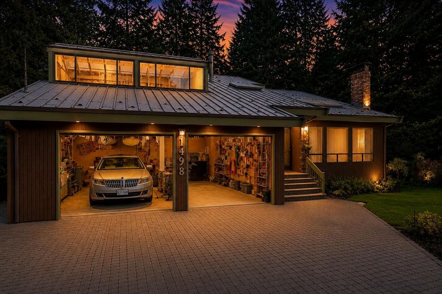 1498 Chamberlain Drive North Vancouver, BC - 40