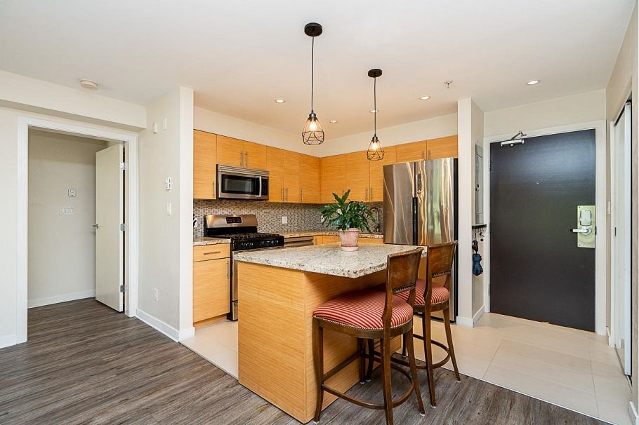 206 2832 Capilano Road North Vancouver, BC - 10