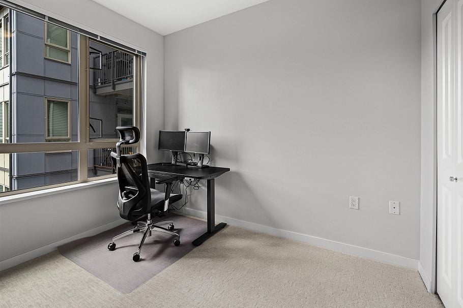 315 2651 Library Lane North Vancouver, BC - 23