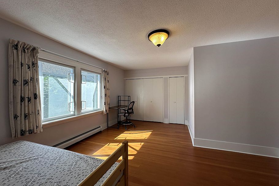 4678 W 3rd Avenue Vancouver, BC - 14