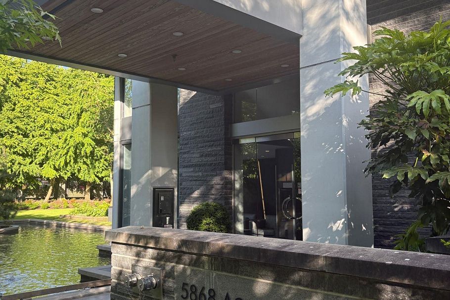 605 5868 Agronomy Road Vancouver, BC - 2