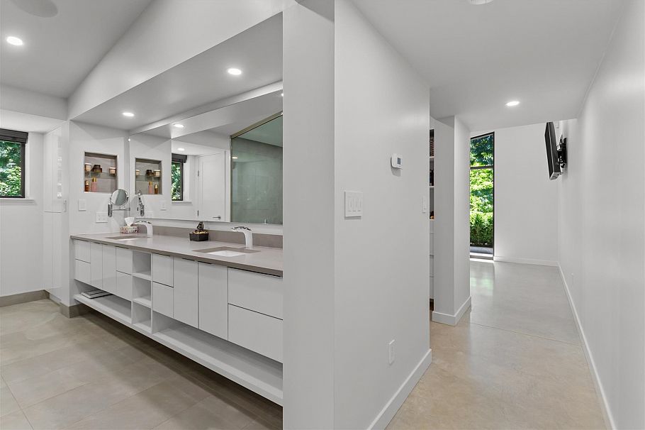 2409 Windridge Drive North Vancouver, BC - 16