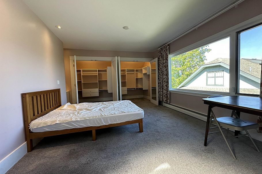 4678 W 3rd Avenue Vancouver, BC - 10