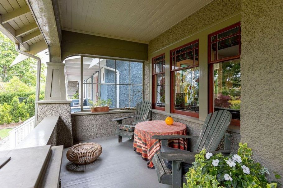 3738 W 24th Avenue Vancouver, BC - 2