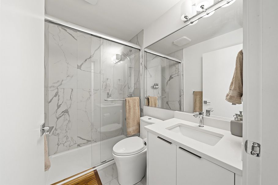 742 E 58th Avenue Vancouver, BC - 25