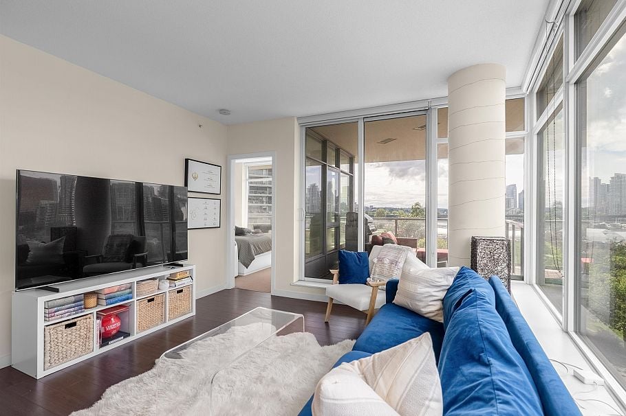 608 1708 Columbia Street Vancouver, BC - 4