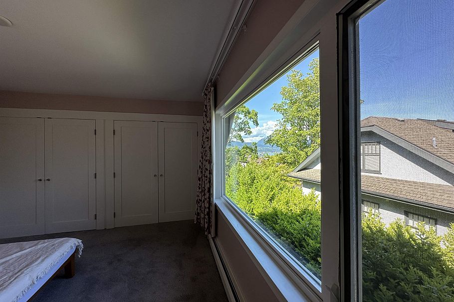 4678 W 3rd Avenue Vancouver, BC - 16
