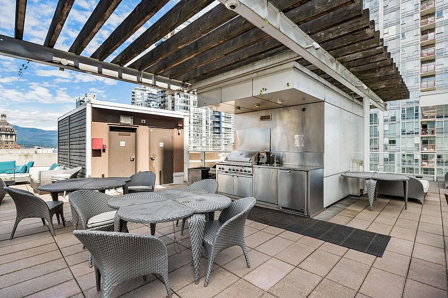 110 161 W Georgia Street Vancouver, BC - 37