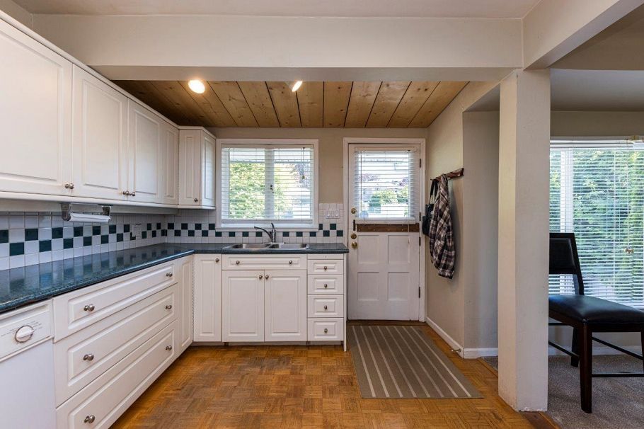 836 E 4th Street North Vancouver, BC - 8