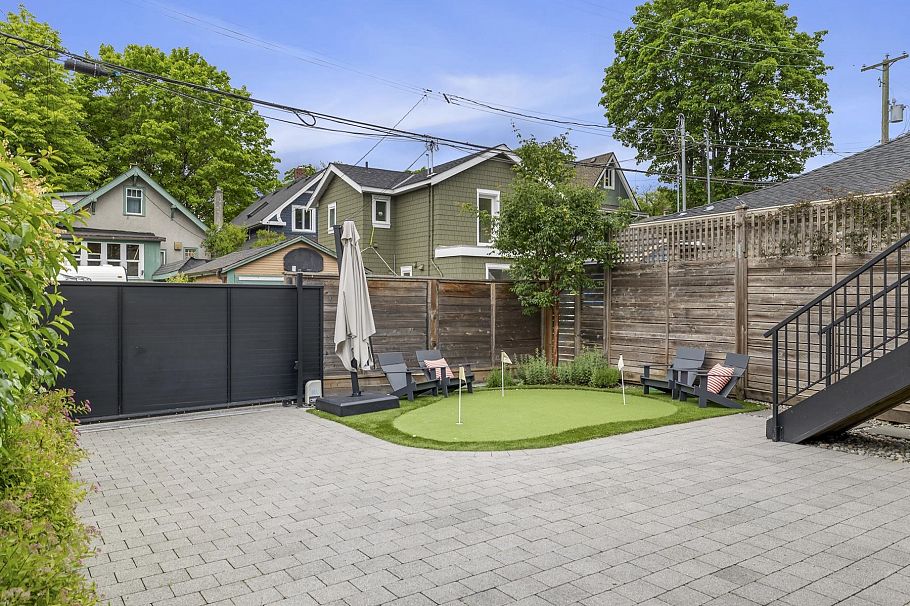 653 W 18th Avenue Vancouver, BC - 39
