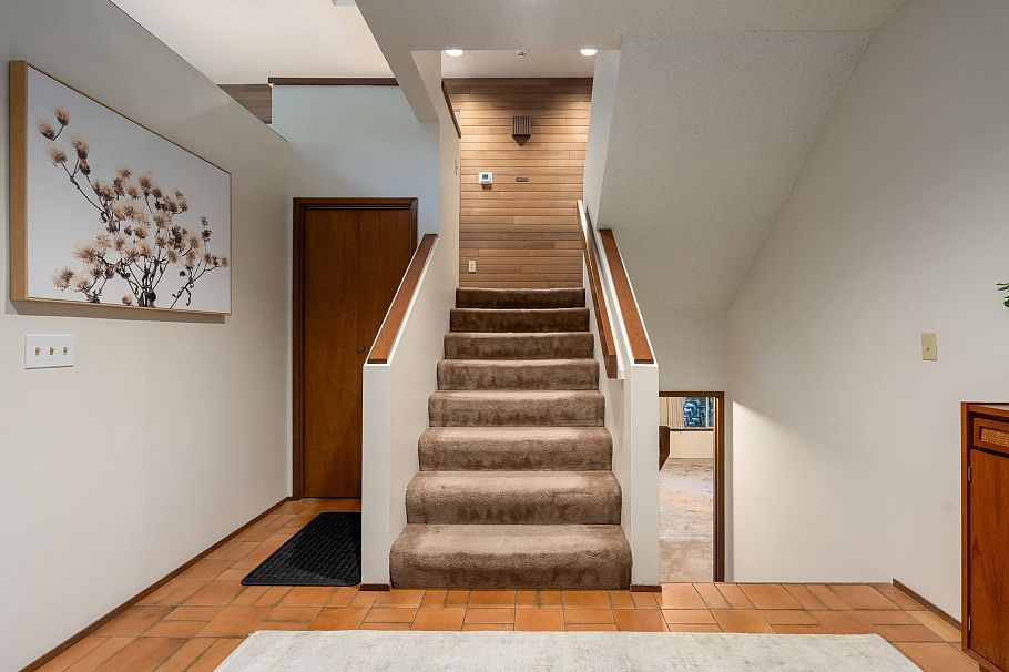 551 Palisade Drive North Vancouver, BC - 6