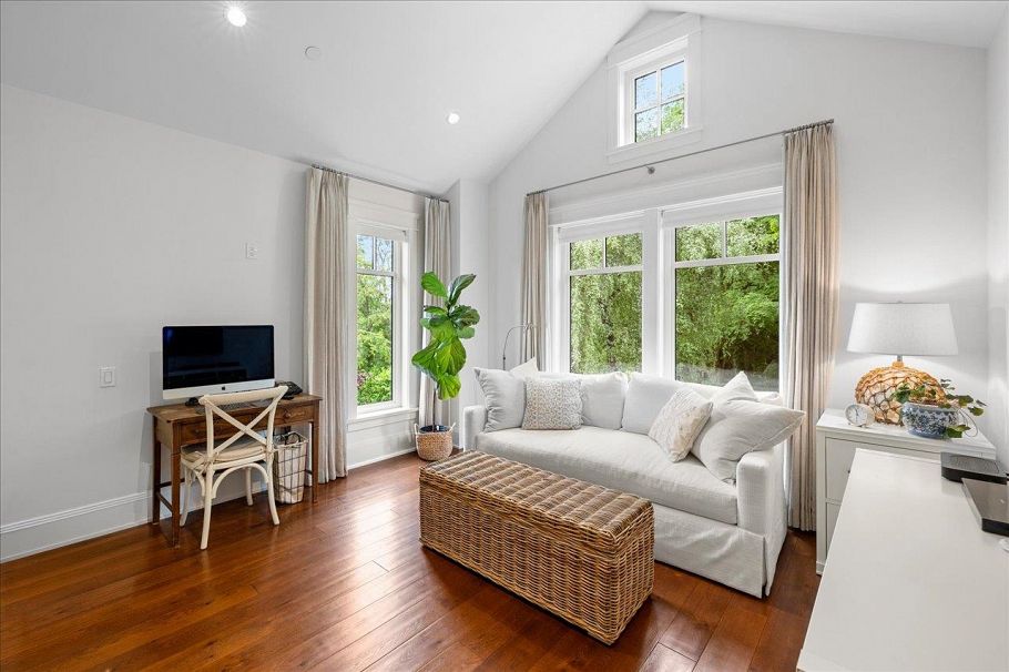 4693 W 3rd Avenue Vancouver, BC - 26
