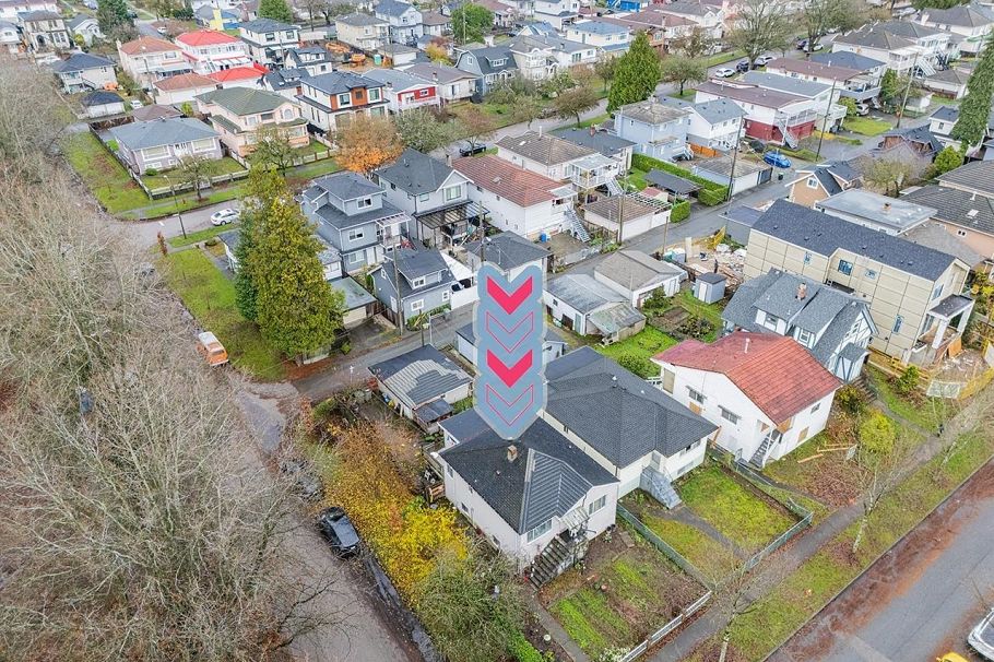 1805 E 51st Avenue Vancouver, BC - 5