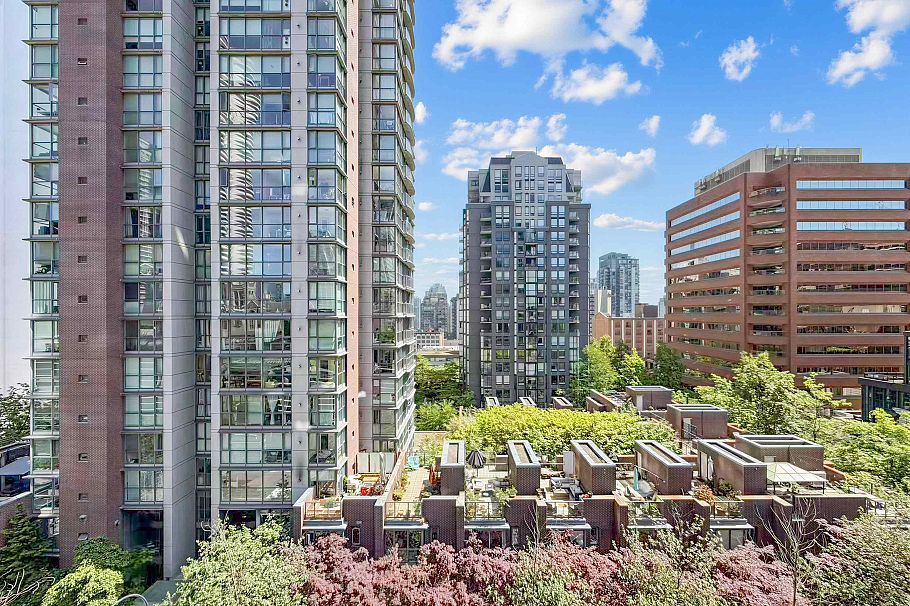 708 1050 Burrard Street Vancouver, BC - 17