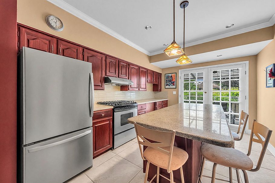 1049 W 33rd Avenue Vancouver, BC - 7