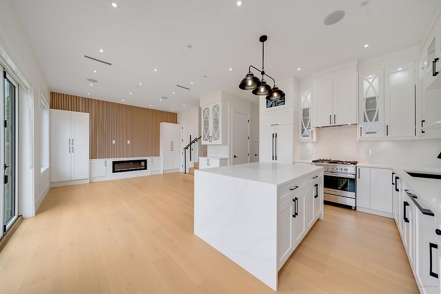 2 4463 Walden Street Vancouver, BC - 8