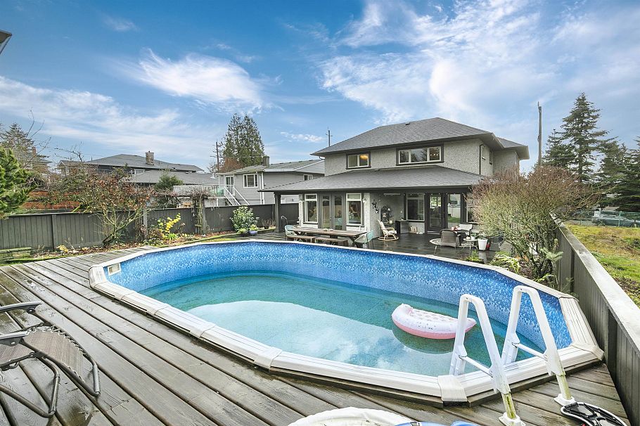 518 E 16th Street North Vancouver, BC - 38