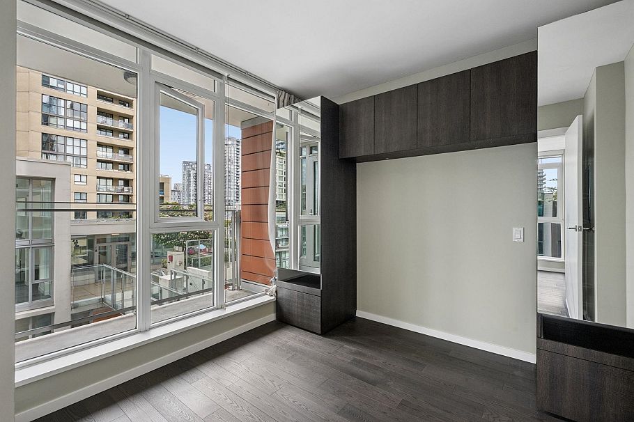 902 1351 Continental Street Vancouver, BC - 16