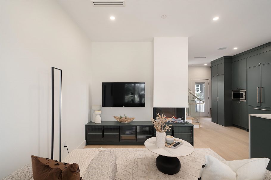 2 8508 East Boulevard Vancouver, BC - 3