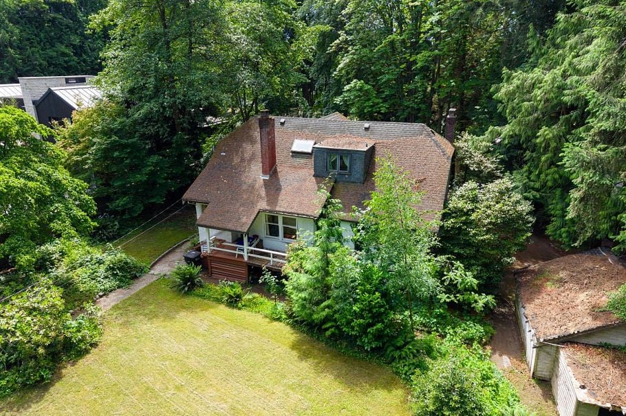 4755 W 6th Avenue Vancouver, BC - 15