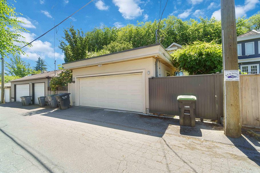 3537 W 18th Avenue Vancouver, BC - 29