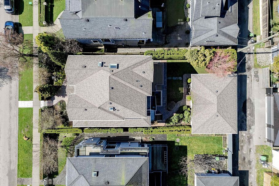 3837 W 3rd Avenue Vancouver, BC - 31