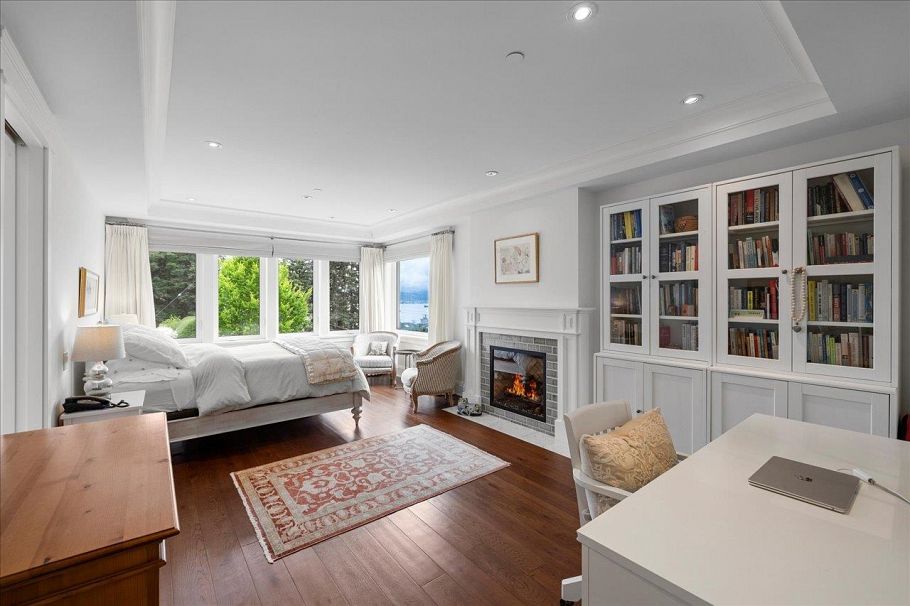 4693 W 3rd Avenue Vancouver, BC - 19