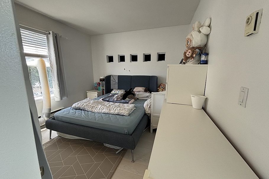 1588 E 41st Avenue Vancouver, BC - 18