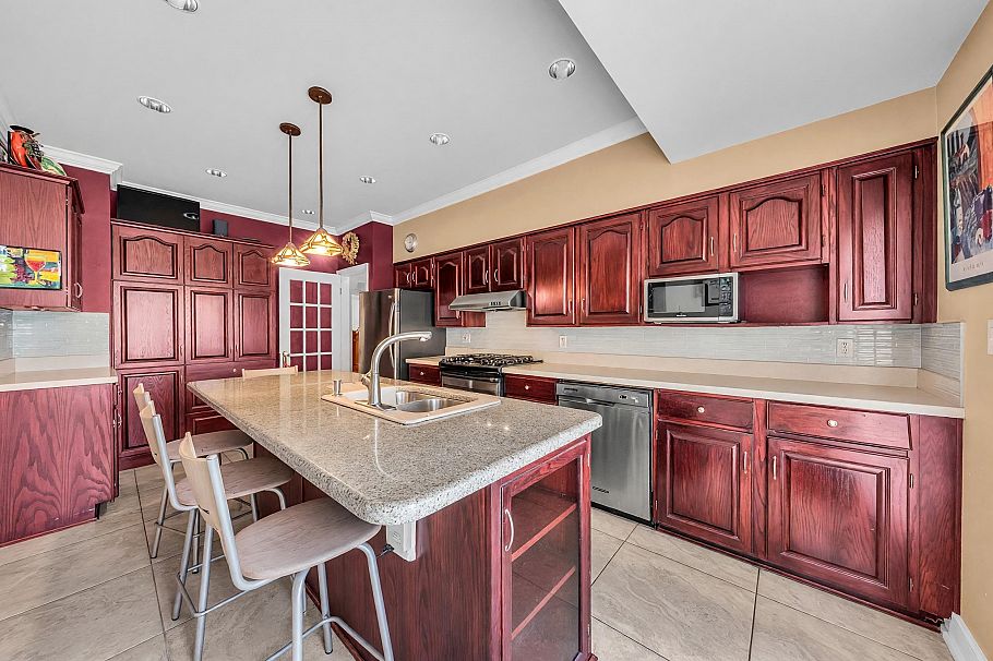 1049 W 33rd Avenue Vancouver, BC - 6