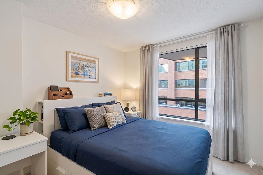 508 1189 Howe Street Vancouver, BC - 4