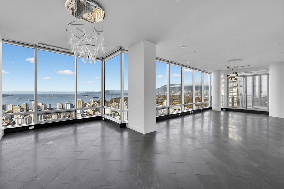4401 1128 W Georgia Street Vancouver, BC - 1