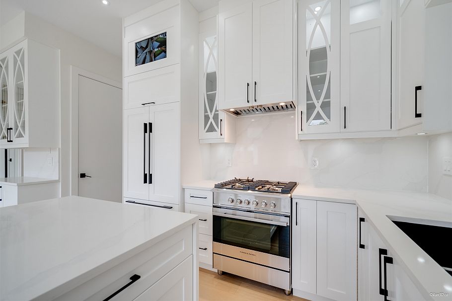 2 4463 Walden Street Vancouver, BC - 9