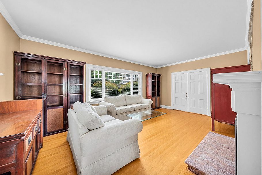 1049 W 33rd Avenue Vancouver, BC - 20