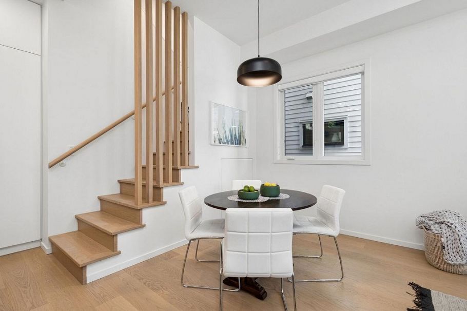 11 E 19th Avenue Vancouver, BC - 11