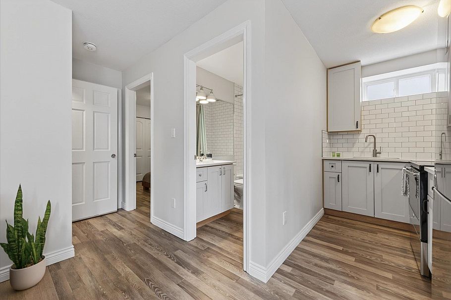1528 E Pender Street Vancouver, BC - 24