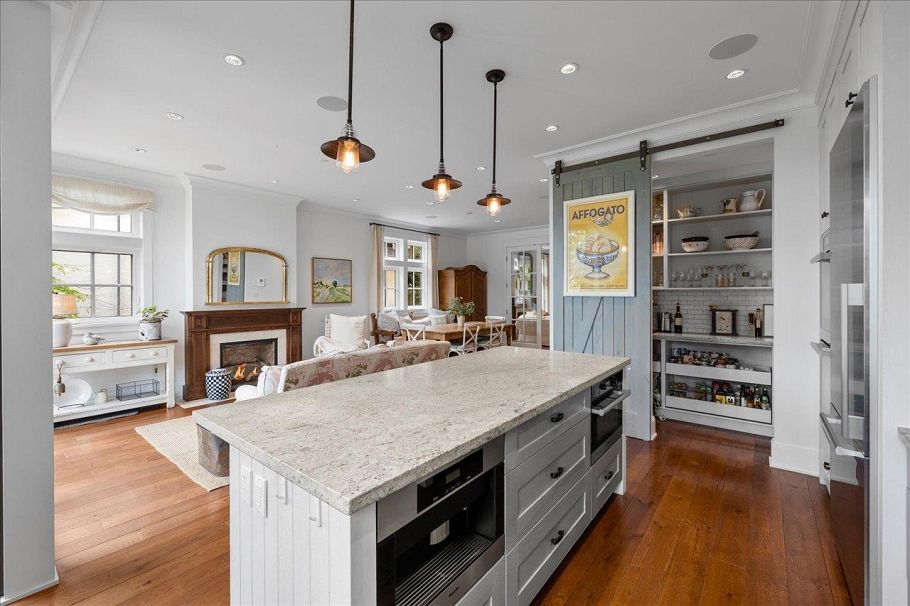 4693 W 3rd Avenue Vancouver, BC - 12